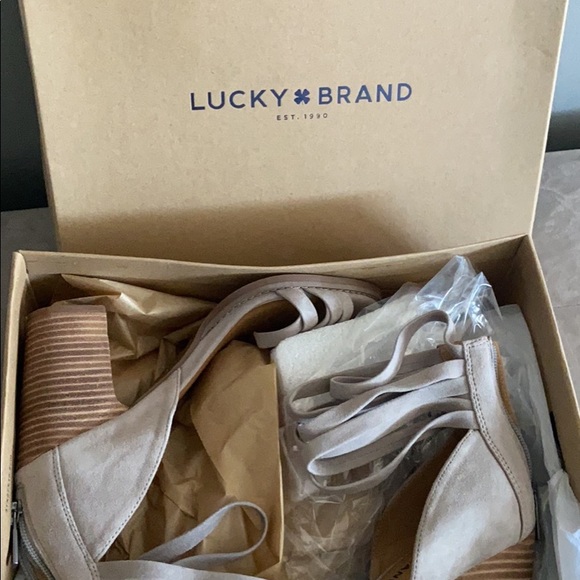 Lucky Brand Chinchilla Laksha Sandal - Picture 3 of 5